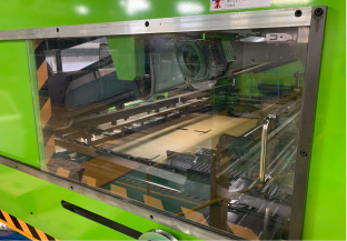 打ち抜き段ボールの製造マシン