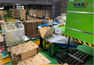 打ち抜き段ボールの製造マシン