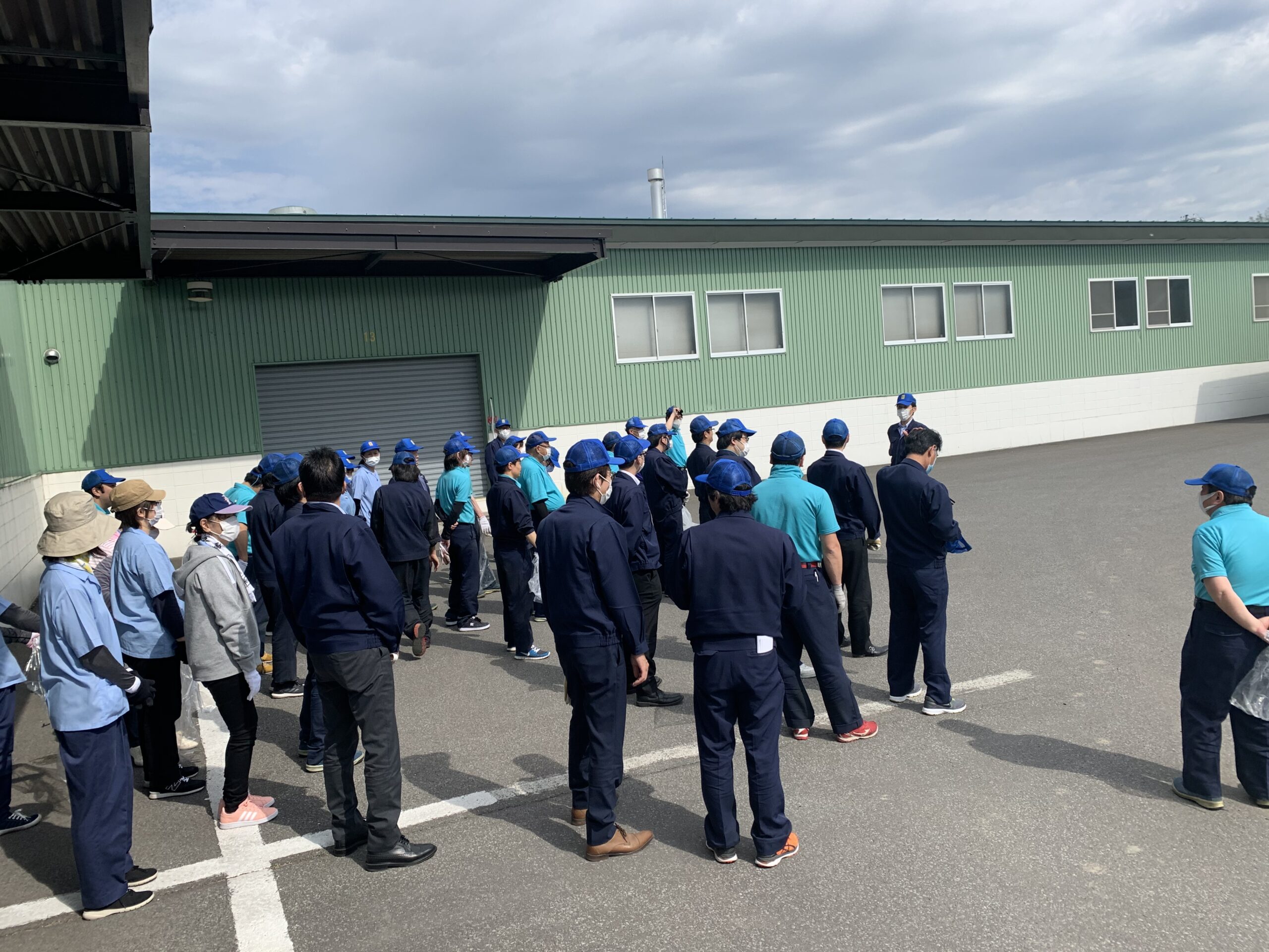 旭川工場ゴミ拾いウォーク活動