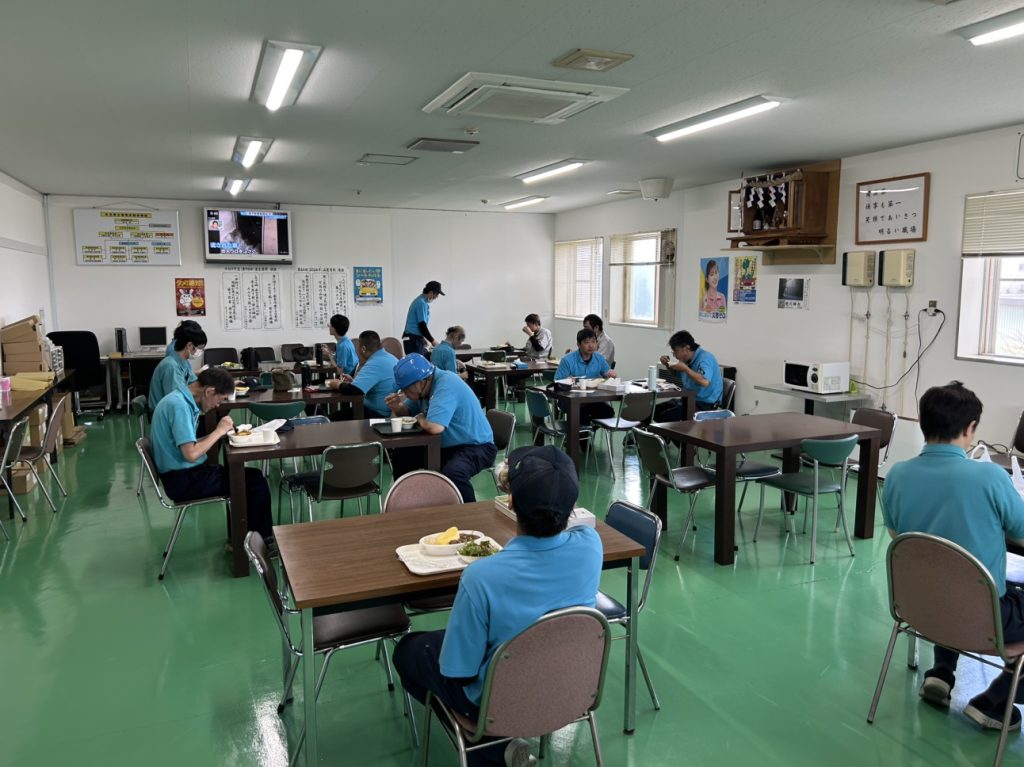 片桐紙器恒例のまかない！今回は「ビーフカレー」